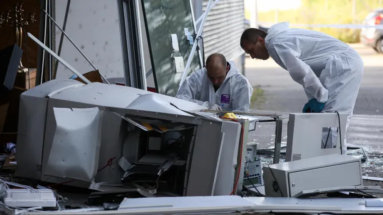 Lopova koji je sudjelovao u razno&scaron;enju bankomata eksplozija izbila iz tenisice: Gluh i ozljeđen teturao Sesvetama