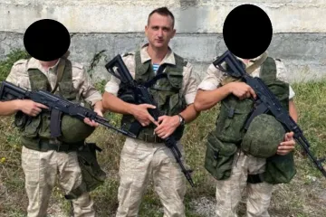 Kao elitni Putinov specijalac je ranjen, pa proglašen neprijateljem. Iz egzila poručuje: 'Putine j*** se!'