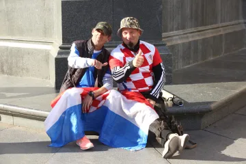 Navijači kruže centrom Zagreba uoči utakmice, dva Hrvata su privukla veliku pažnju