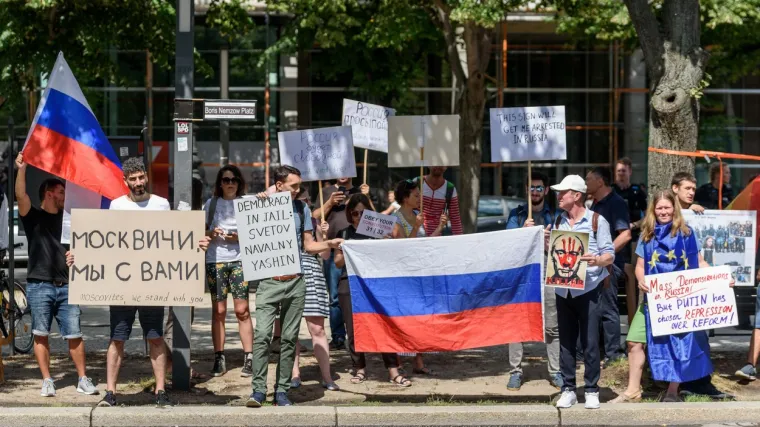 Rusi masovno iza&scaron;li na ulice Moskve, traže aneksiju istoka Ukrajine