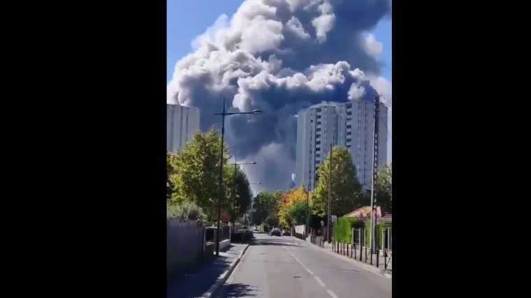 Zastra&scaron;ujuće scene: Planula je najveća tržnica na svijetu! Gusti dim se vidi s udaljenosti od nekoliko kilometara...