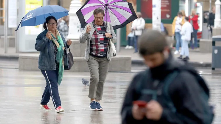 Danas jo&scaron; dosta ki&scaron;e, a sutra napokon malo sunca: Temperature će ići preko ugodnih 20-ak stupnjeva