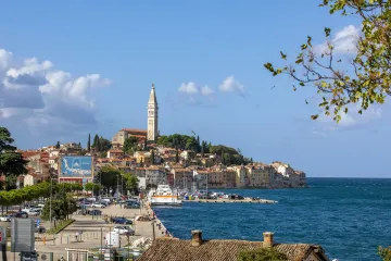 Napokon sunčan dan bez kiše koja bi mogla pasti tek ponegdje. Temperature će biti dosta ugodne