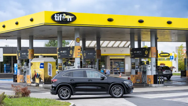 &bdquo;Formula za dobitak&ldquo; : Uručeni ključevi Mercedes Benz GLA sretnom dobitniku iz Splita