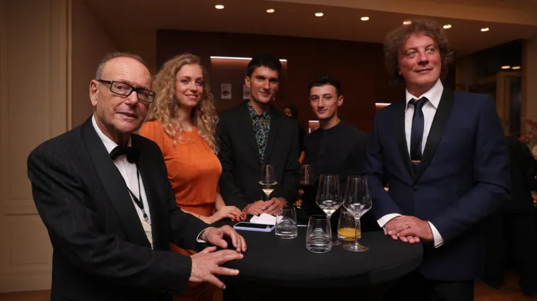 Hana Huljić prvi put u javnom izlasku nakon rođenja kćerkice: Gdje je Petar Grašo, čuva malenu Albu?