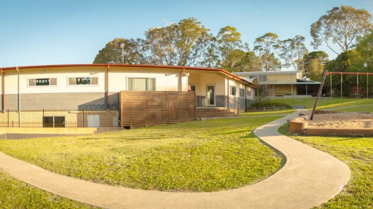 Asistent u nastavi nasmrt izboden u &scaron;kolskom dvori&scaron;tu: 'Ubili su ga kao psa'