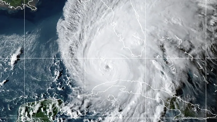 FOTO Uragan Ian prijeti Floridi uz razorne vjetrove od 200 km/sat! Stižu snimke 'razbacanih' aviona po pisti