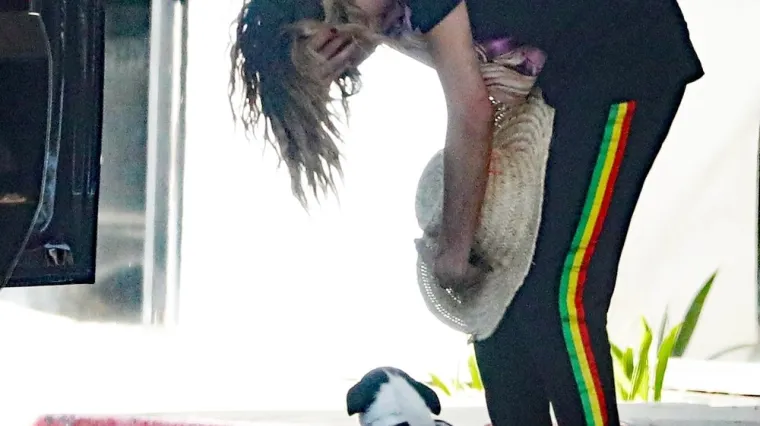 Padanje i nervozno ponašanje Care Delevingne pripisali ovisnosti, no to su prvi simptomi opake bolesti