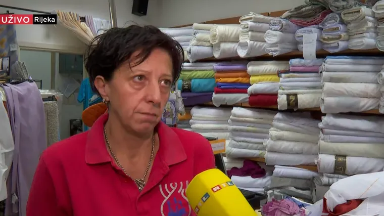 U riječkoj trgovini kojoj je sinoć voda probila izlog &scaron;teta je ogromna: 'Uni&scaron;teno je oko 50 bala skupih tkanina'