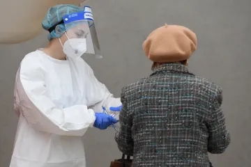 U Hrvatskoj 909 novozaraženih osoba, umrlo 10 ljudi