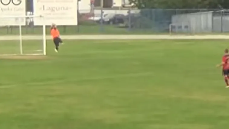 VIDEO, Pogledajte najbolji niželiga&scaron;ki gol godinama u nazad: Sjela je kao Rado&scaron;eviću protiv Evertona