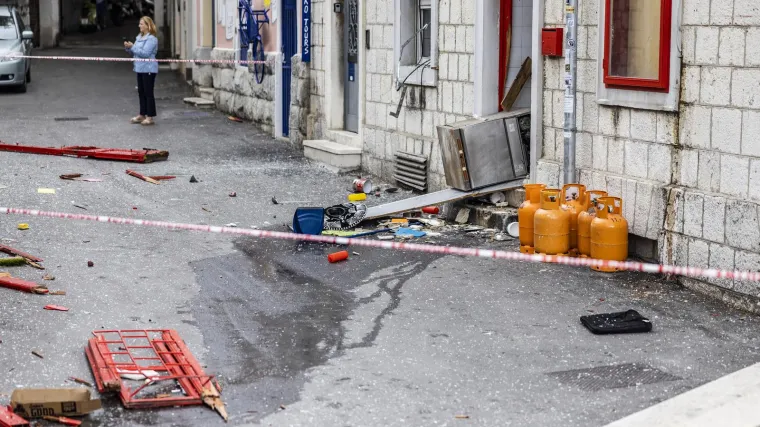 Dvije osobe opečene u eksploziji u splitskom restoranu i dalje u bolnici, policija obavila očevid