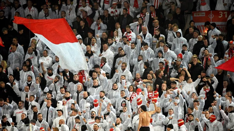 VIDEO Kaos u &Scaron;vedskoj: Prekinuta utakmica Europske lige, bacale se dimne bombe i baklje