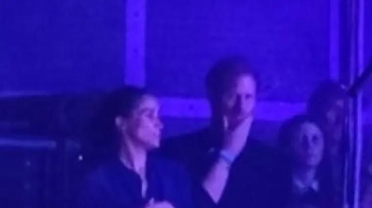 Princ Harry i Meghan Markle se 'razbacali' na koncertu, a imali su i trenutke intimnosti