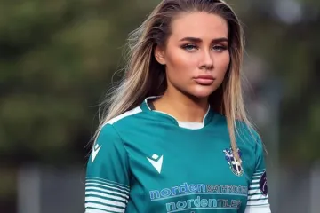 Prelijepa nogometašica (22) razbija predrasude: 'Žene mogu i igrati i nositi pete, a to što meni rade je sramotno'