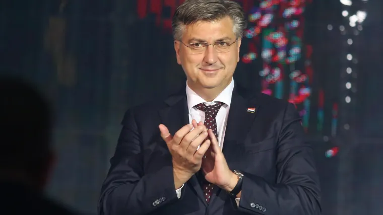 Andrej Plenković u mladosti je trenirao vaterpolo. Objavljena fotografija kako je izgledao prije 38 godina