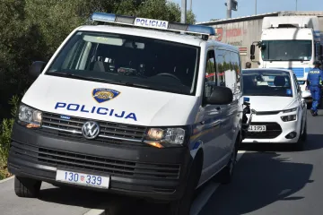 Maloljetnik (17) policajcima zaprijeto zoljom! Uspjeli su mu raketni bacač istrgnuti iz ruku