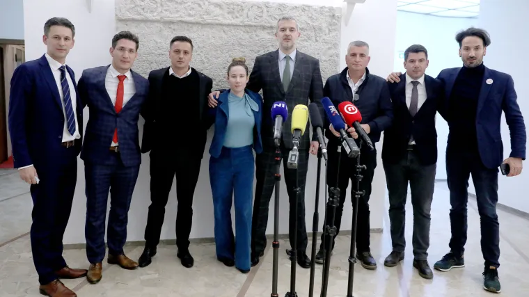 Most objavio 'zaboravljene veze HDZ-a i Rusa' jer je HDZ citirao 'Putinova bomba&scaron;a Miletića' iz 2015.