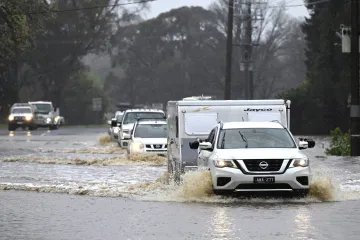 Poplave prijete Australiji: Stotine domova bez struje, zatvaraju se ceste, hitne službe pozivaju na evakuaciju