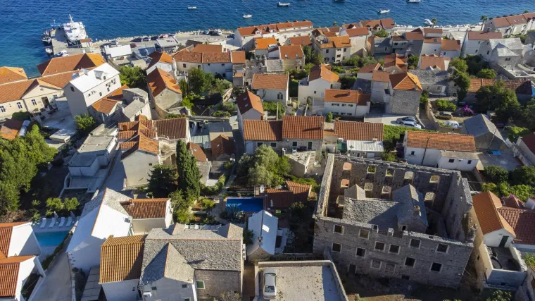 Priča o neobičnoj građevini na Bolu počela kada su se trojica braće oženili trima Španjolkama: Sve je završilo tragedijom