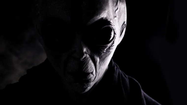 A što ako među nama hodaju izvanzemaljci prerušeni u ljude? Ovo su osobine prema kojima ih možete prepoznati