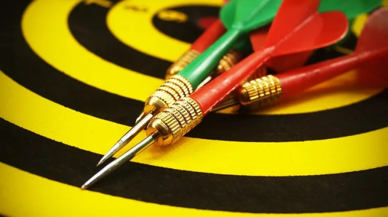 Kako pravilno bacati strelice za pikado?