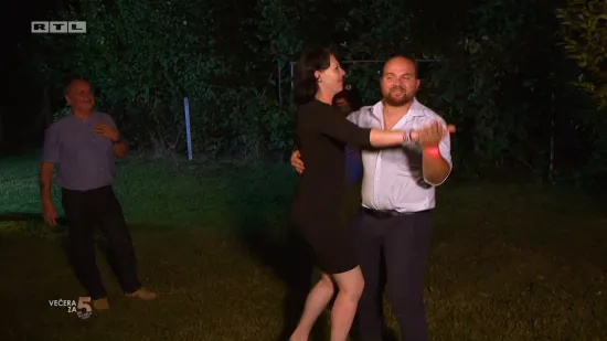 VIDEO - Ovako bi trebala završavati svaka večera: Pogledajte simpatične kandidate 'Večere za 5 na selu'!