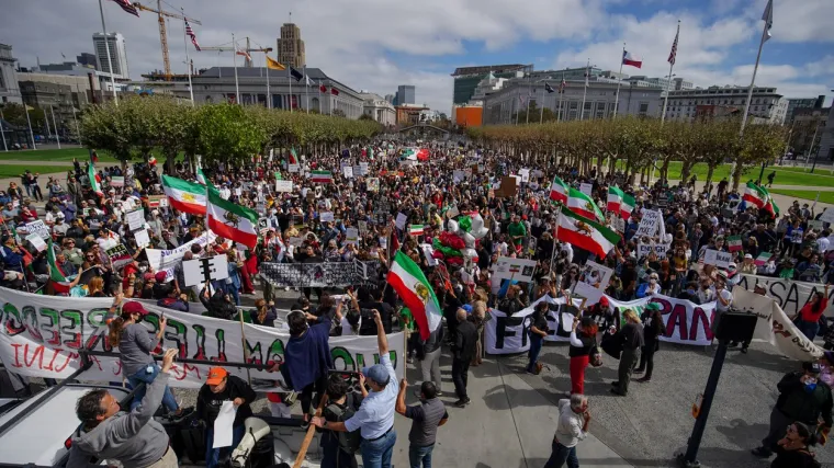 Iranci ponovno na ulicama, veliki prosvjedi pod sloganom 'Početak kraja!' za iranske vlasti