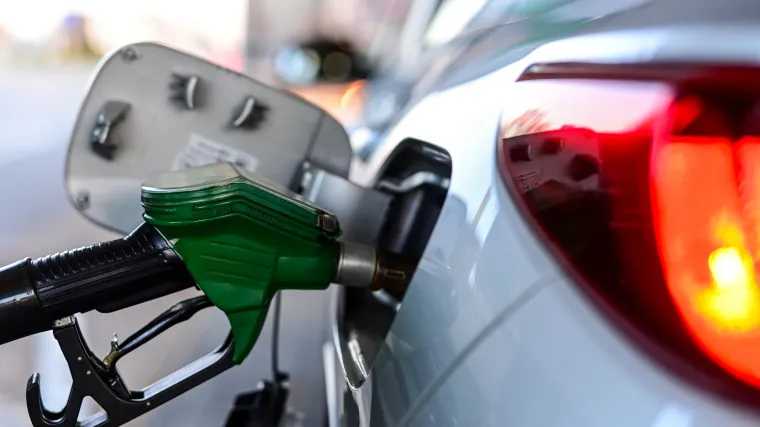 Vlada na idućih sedam dana ograničila cijenu goriva