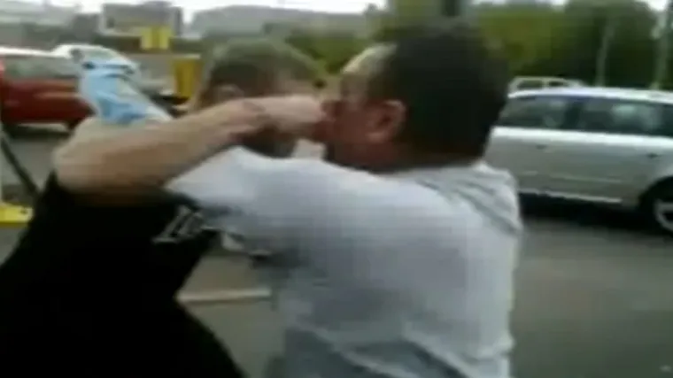 Reality i bare knuckle zvijezda krvavo se potukla sa svojim rođakom koji mu je odgrizao i uho: 'Građani su bili prestra&scaron;eni'