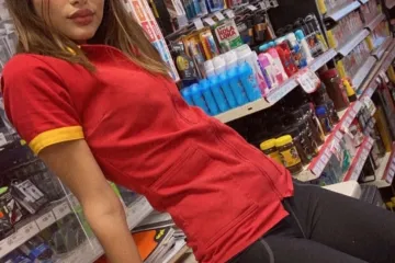 Mlada blagajnica povjerila se koliko je plaćaju i na pamet nam je pala samo jedna riječ, poniženje