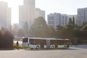 Dvojica penzionera potukla se u splitskom javnom prijevozu. Vozač morao zaustaviti bus, intervenirala policija