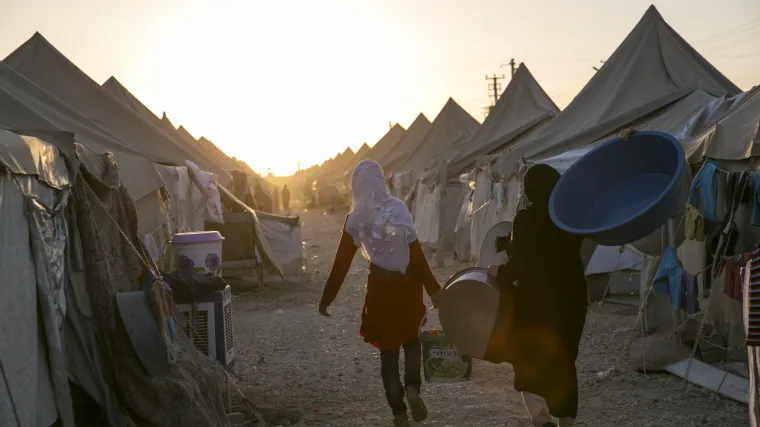 Francuska vratila u zemlju 15 žena i 40 djece iz džihadističkog kampa u Siriji