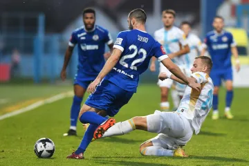 Slaven zaustavio Cosmijevu Rijeku, bizarna situacija kod Krstanovićevog pogotka začudila sve na stadionu