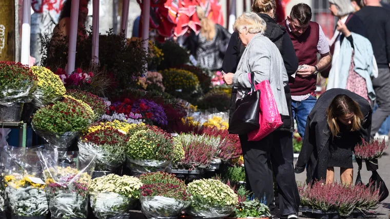 Nastavlja se bablje ljeto. Po danu ugodne temperature i dosta sunca, ujutro uz maglu i niske oblake