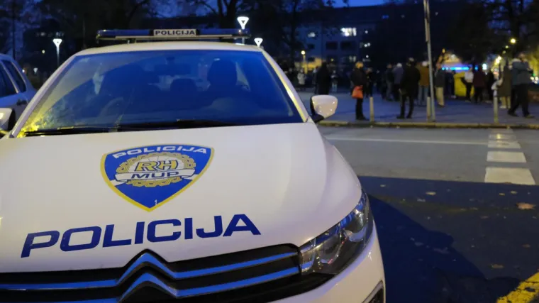 Do&scaron;li na edukaciju u Split, zavr&scaron;ili u bolnici: Mladići pretukli radnike palicama, mislili da su navijači