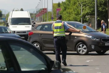 Kaos na Držićevoj: Deseci policajaca pokušali raskrčiti neprohodno raskrižje, a za sve je kriva - svadba