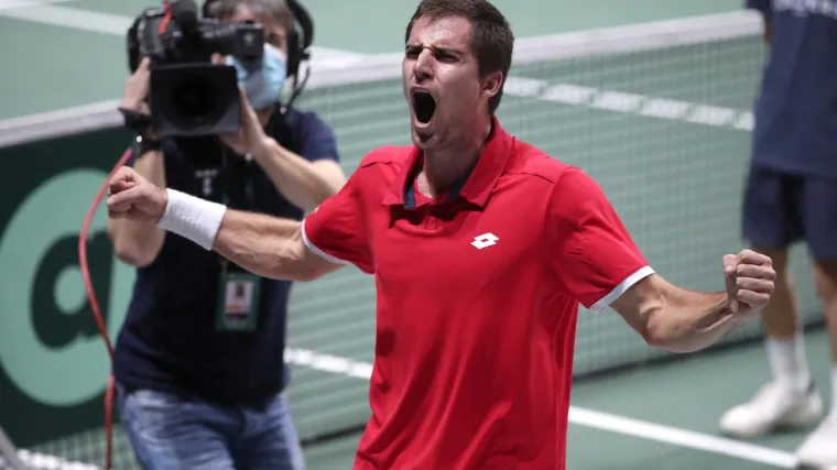 Sjajni hrvatski Davis Cup reprezentativac Borna Gojo u borbi za trofej