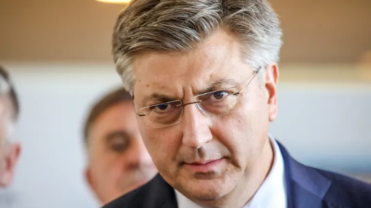 'On je divlji nekulturni primitivac. Vulgarno divlja&scaron;tvo'