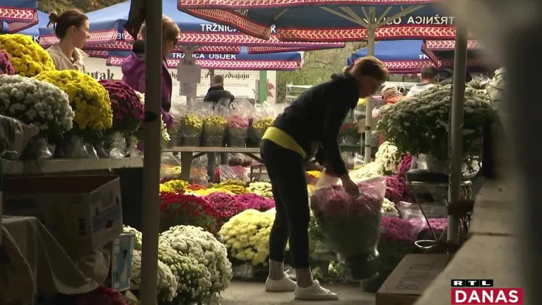 RTL na osječkoj tržnici. Provjerili smo ponudu i potražnju nadgrobnog cvijeća