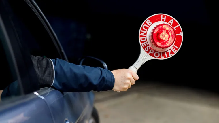 Njemačka: Pijani, drogirani Hrvati sletjeli s autoputa svaki u svom autu