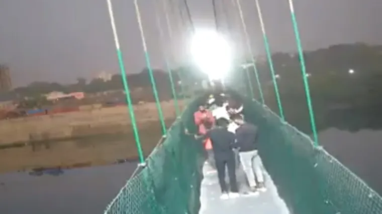 Pojavio se uznemirujući video, snimljen stravičan trenutak uru&scaron;avanja mosta u Indiji