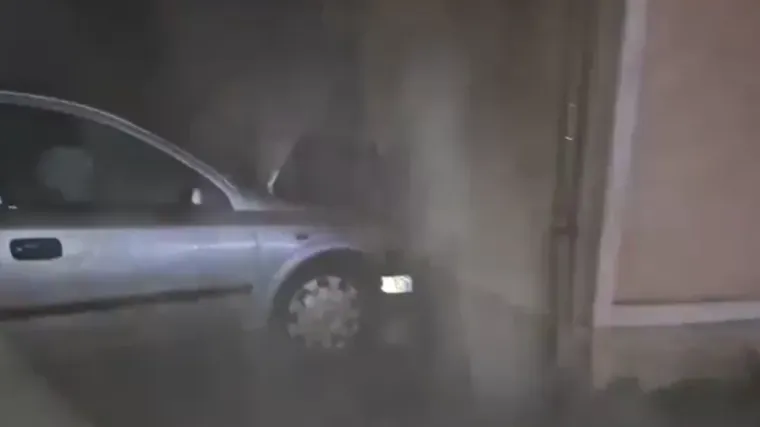 Pogledajte snimku: Autom se zabio u kuću i mjesto dovoda plina, prijetila je eksplozija