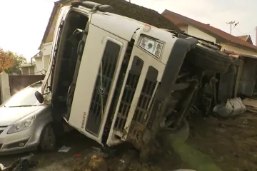 Šleperom se zabio u kuću, RTL na mjestu događaja: 'Majko Isusova, skočila sam s kreveta'