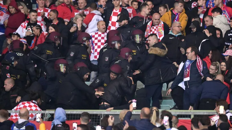 UEFA žestoko kaznila HNS zbog nereda u Beču! Zatvara se dio stadiona na idućem susretu