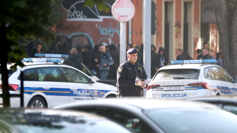 Priveli njih 50, za 15 određen istražni zatvor. Sud na mjesec dana pritvorio navijače