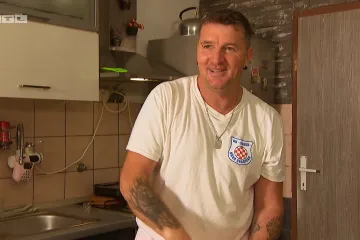 Suprugu Davor zove 'zvečarkom' zbog zamjerki oko kaosa u kuhanji: 'Kad kuham vidim je pred sobom i odmah za suđe"