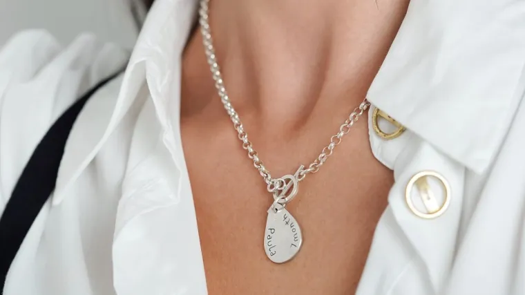 Ako je na srcu vrijeme je da ga stavite i oko vrata &ndash; autentičan nakit prožet uspomenama donosi Smallprint