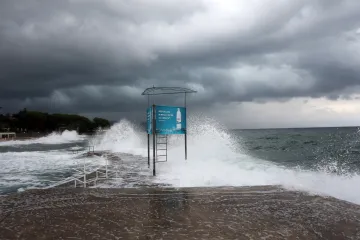 Pred nama su vrlo vjetrovite prilike, a vraćaju se i jutarnja magla i niski oblaci