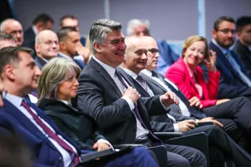 VIDEO Milanović studentima novinarstva: 'Hvala bogu da je tu Srbija, oni su još gori od nas'